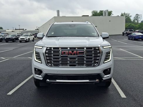Used 2026 GMC Yukon Denali w/ Sun & Power Step Package AWD/4WD image 2