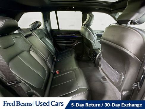 Used 2023 Jeep Grand Cherokee Overland w/ Luxury Tech Group IV AWD/4WD image 31