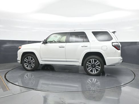Used 2024 Toyota 4Runner Limited AWD/4WD image 4