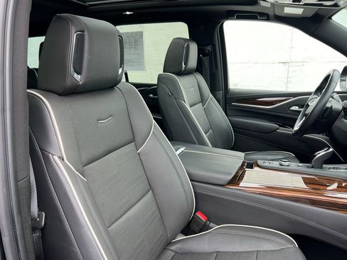 Certified 2023 Cadillac Escalade Premium Luxury image 29