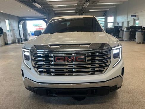 Used 2023 GMC Sierra 1500 Pro w/ Pro Value Package AWD/4WD image 2