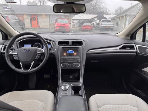 Used 2020 Ford Fusion SE w/ Equipment Group 151A image 13