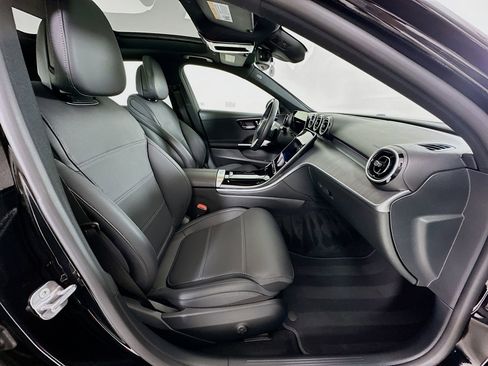 Used 2025 Mercedes-Benz C 300 Sedan image 30