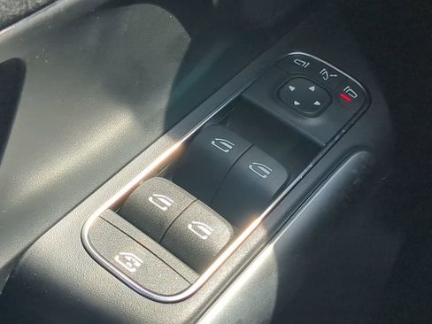 Used 2025 Mercedes-Benz GLA 250 image 10