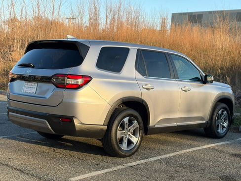 Used 2023 Honda Pilot EX-L image 8