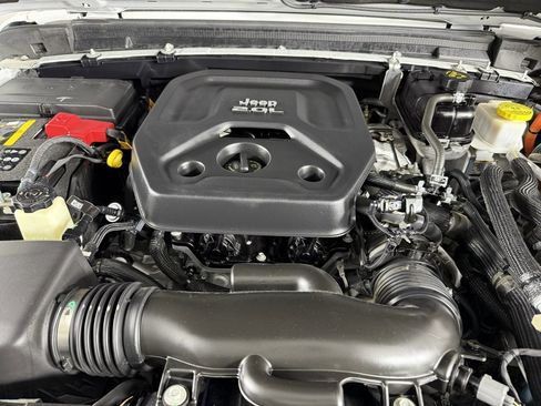 Used 2023 Jeep Wrangler Unlimited Rubicon 4xe image 34