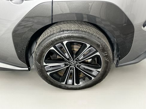 Used 2024 Toyota bZ4X FWD image 11