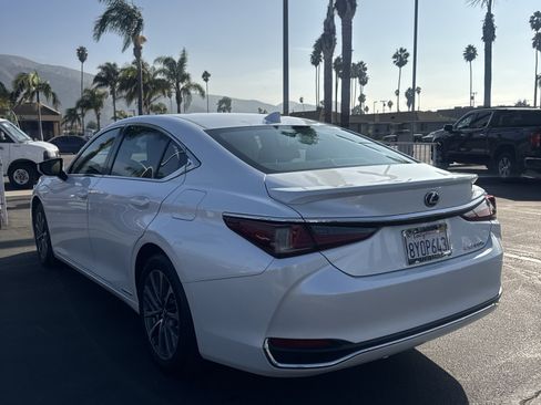 Used 2022 Lexus ES 300h image 5