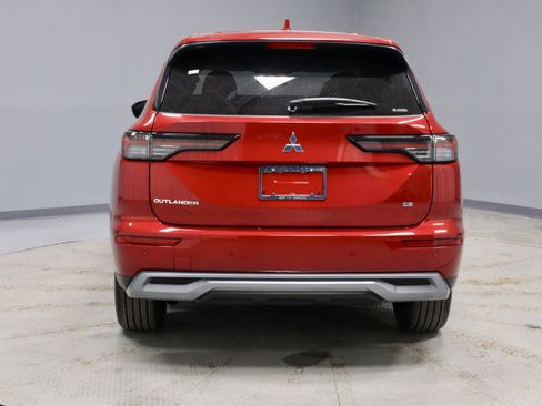 New 2026 Mitsubishi Outlander SE image 7