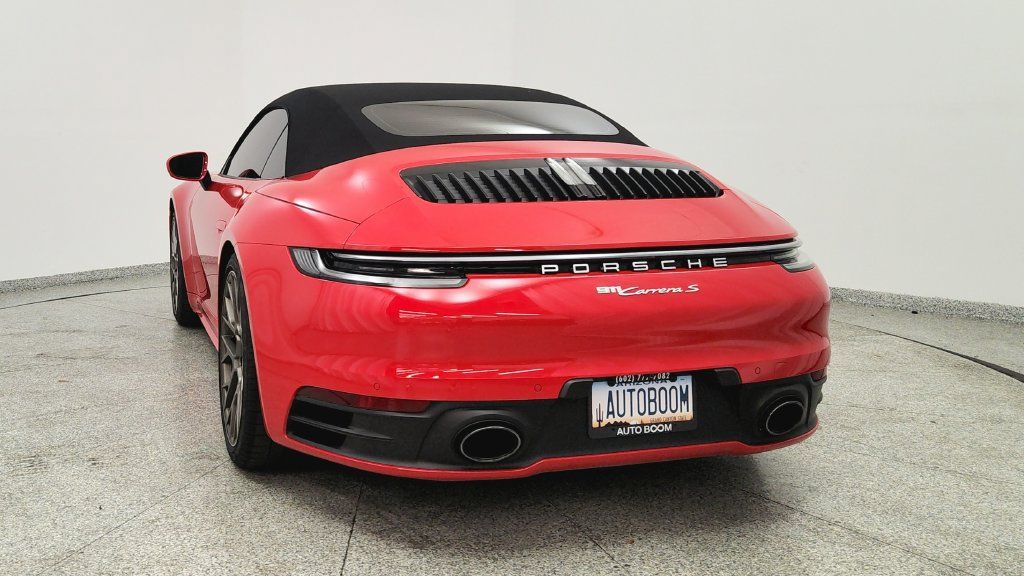 Used 2022 Porsche 911 Carrera S RWD image 4
