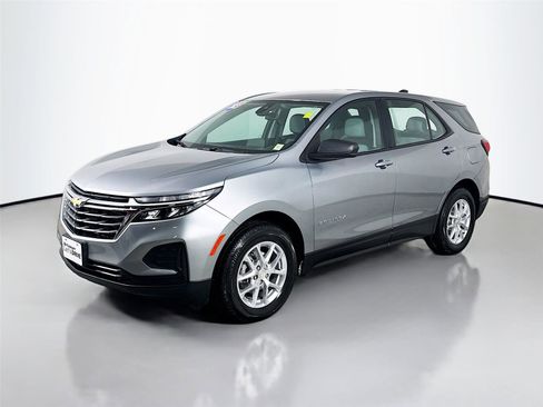 Used 2023 Chevrolet Equinox LS w/ Driver Confidence II Package AWD/4WD image 5