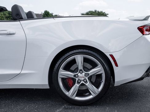 Used 2017 Chevrolet Camaro SS RWD image 5