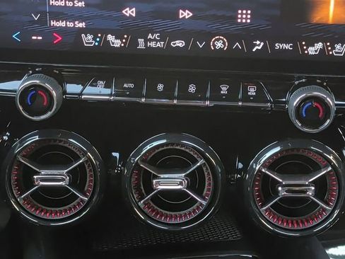 Used 2024 Chevrolet Blazer EV RS image 4