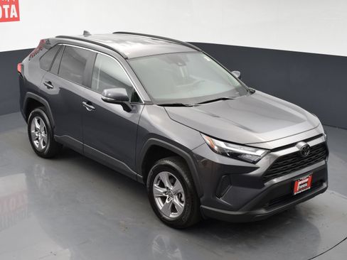 Used 2025 Toyota RAV4 XLE AWD/4WD image 21