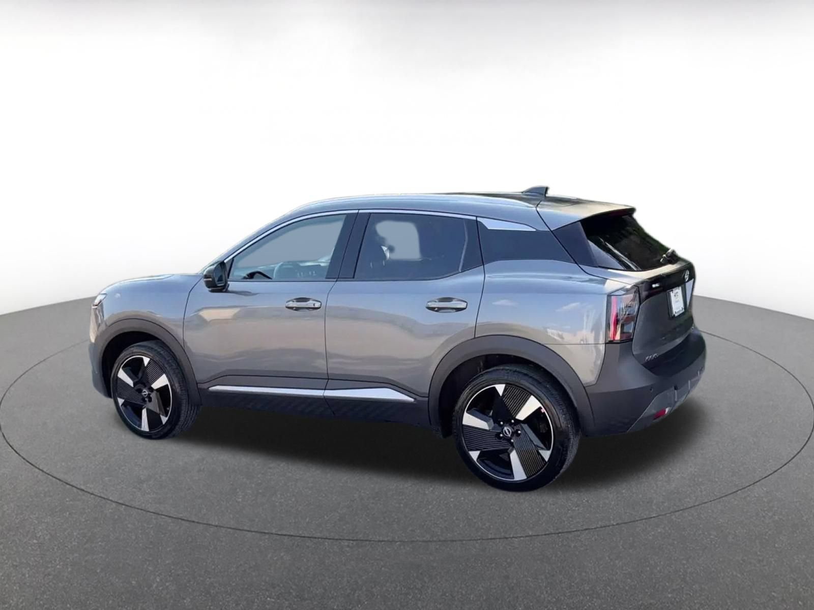 Used 2026 Nissan Kicks SR AWD/4WD image 9