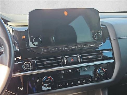 Used 2023 Nissan Pathfinder SL image 11