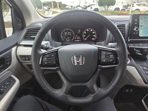 Used 2025 Honda Odyssey EX-L image 17
