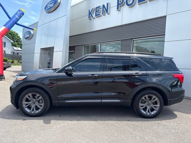 Certified 2023 Ford Explorer XLT w/ Equipment Group 202A AWD/4WD image 9