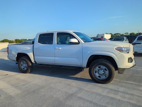 Used 2023 Toyota Tacoma SR AWD/4WD image 3