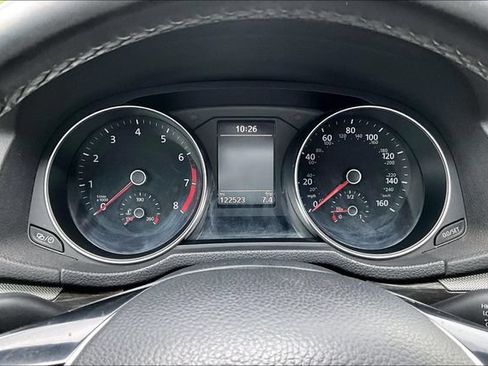 Used 2016 Volkswagen Passat 1.8T SE w/ Lighting Package FWD image 13
