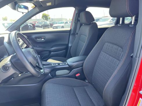 Certified 2025 Honda HR-V Sport image 18