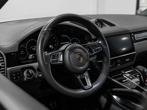 Used 2020 Porsche Cayenne Turbo AWD/4WD image 14