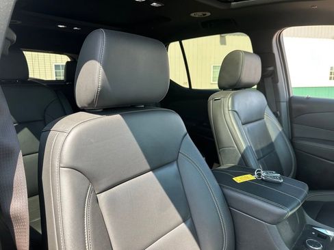 Used 2023 Chevrolet Traverse LT AWD/4WD image 32