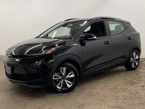 Used 2023 Chevrolet Bolt EUV LT w/ Convenience Package image 1