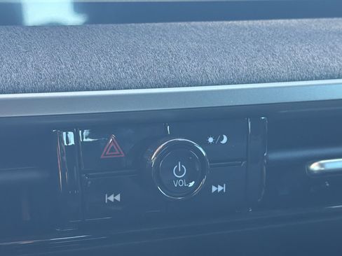 New 2026 Nissan Kicks SV w/ SV Premium Package image 25