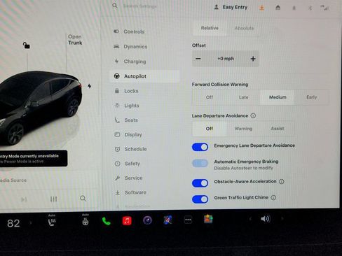 Used 2025 Tesla Model Y Long Range AWD/4WD image 19