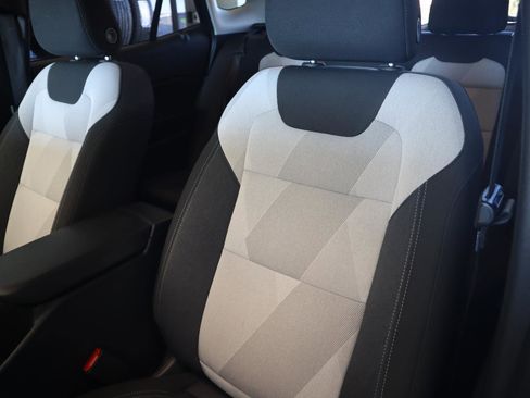 Used 2024 Chevrolet Trax LS w/ LS Convenience Package image 14