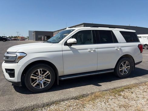 Used 2023 Ford Expedition XLT AWD/4WD image 1