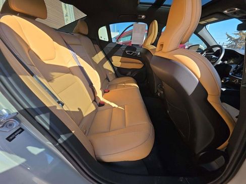 Used 2019 Volvo S60 T6 Inscription image 9