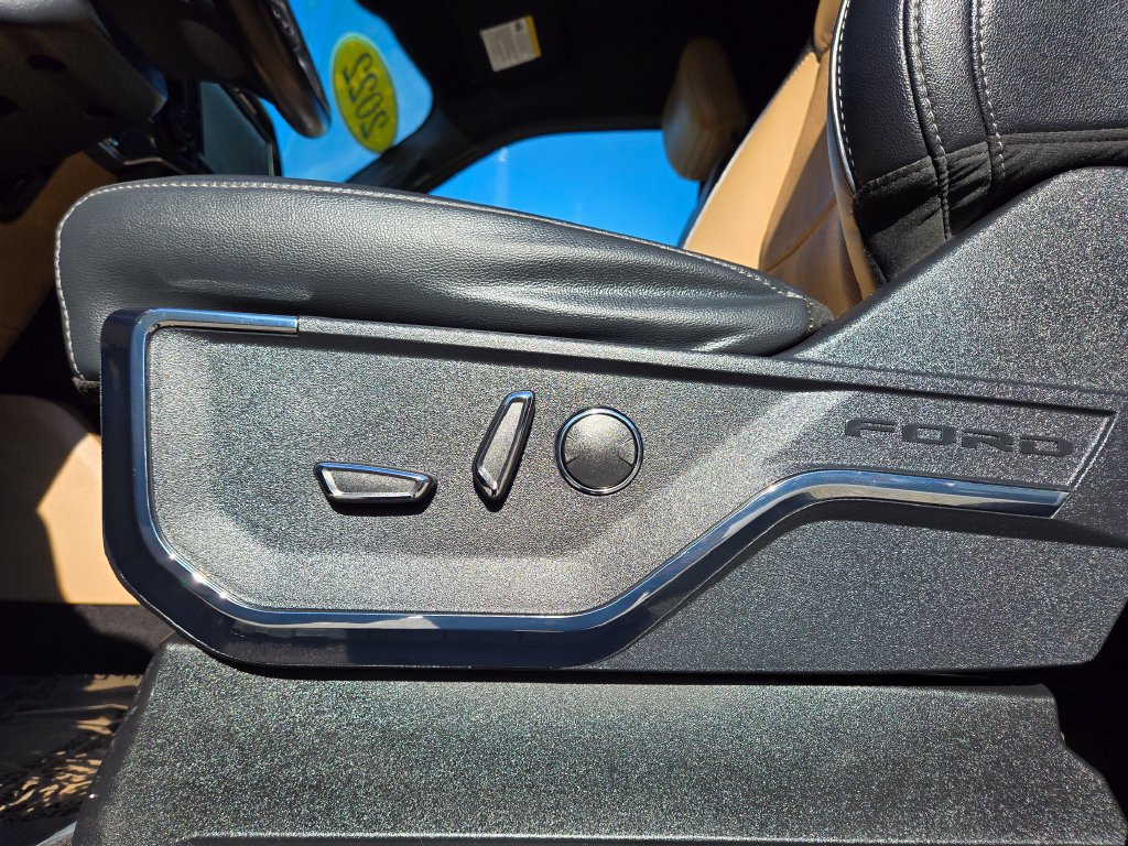 Used 2022 Ford F150 Lariat w/ Equipment Group 502A High AWD/4WD image 16