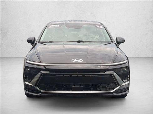 Used 2025 Hyundai Sonata SEL FWD image 2