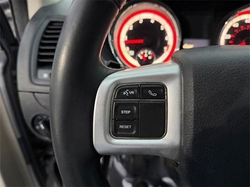 Used 2013 Dodge Grand Caravan SXT w/ UConnect Hands-Free Group image 19