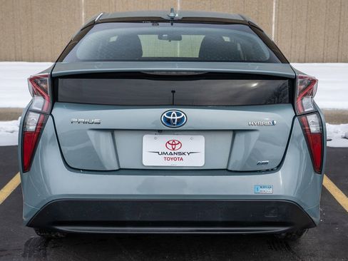 Used 2016 Toyota Prius Three image 6