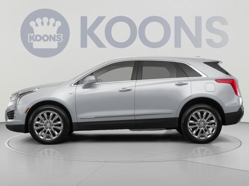Used 2017 Cadillac XT5 FWD image 2