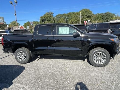 New 2026 Chevrolet Colorado LT image 2