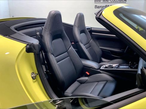 Used 2025 Porsche 911 Carrera image 9