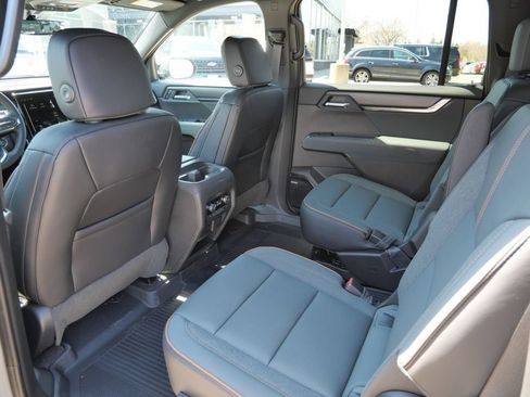 New 2026 GMC Acadia AT4 w/ Luxury Package AWD/4WD image 34