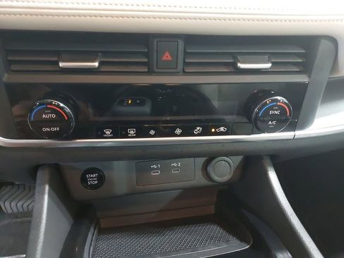 Certified 2025 Nissan Rogue SV AWD/4WD image 21