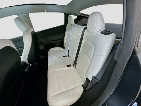 Used 2024 Tesla Model Y Long Range image 30
