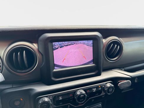 Used 2018 Jeep Wrangler Unlimited Sport S AWD/4WD image 20