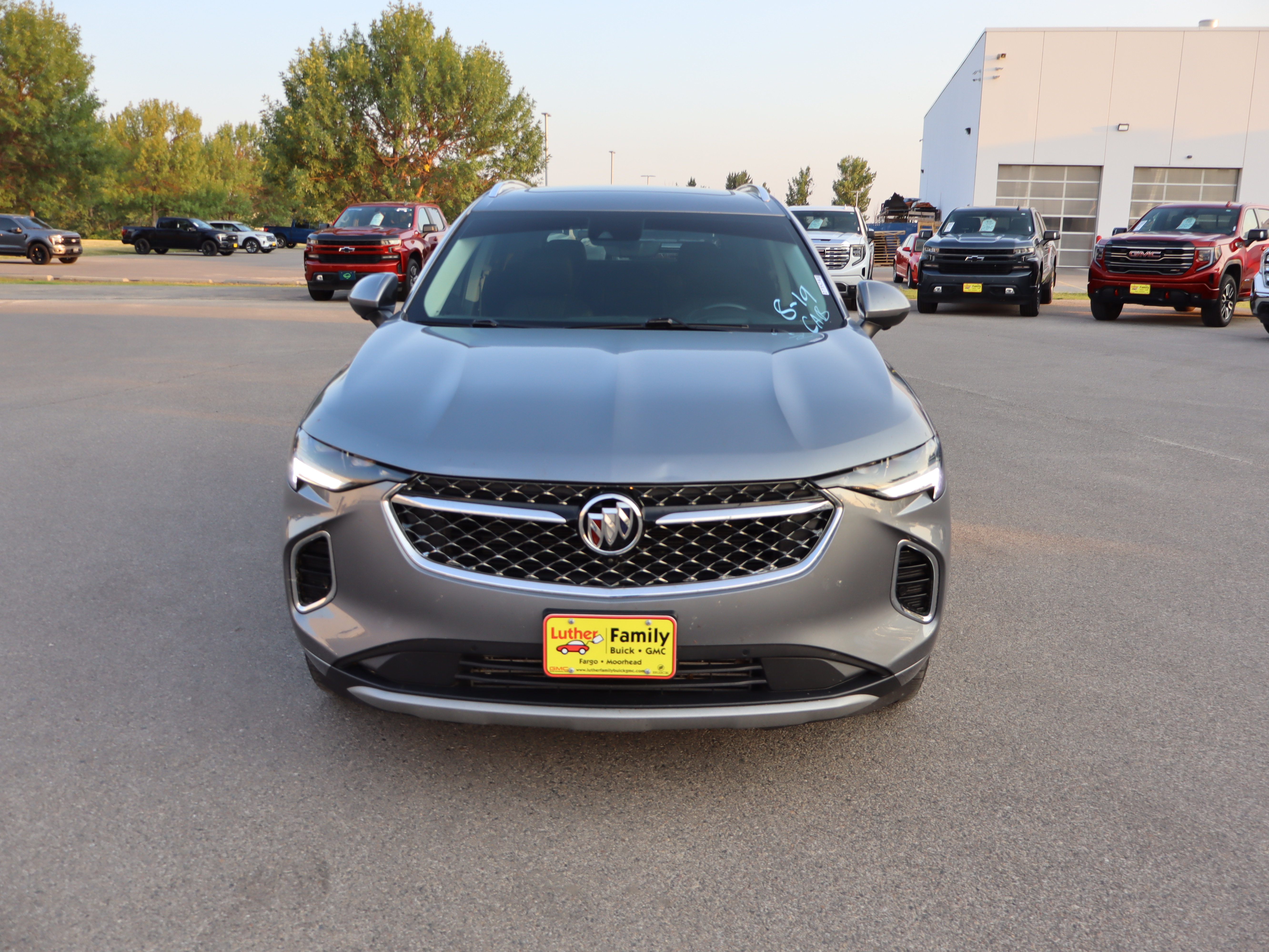 Used 2022 Buick Envision Avenir w/ Technology Package II AWD/4WD image 2