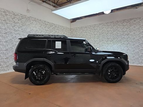 Used 2024 Toyota Land Cruiser image 7