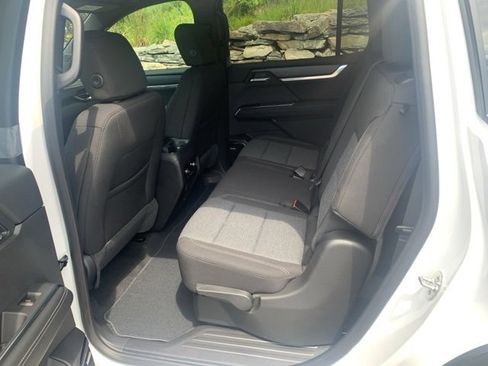 New 2026 GMC Acadia Elevation image 17