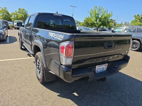 Used 2021 Toyota Tacoma TRD Off-Road w/ TRD Premium Off Road Package AWD/4WD image 13