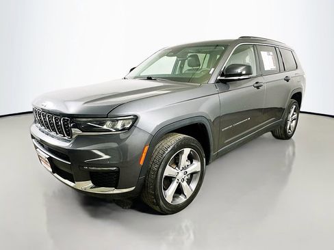 Used 2022 Jeep Grand Cherokee L Limited image 3