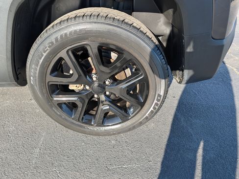 Used 2017 Jeep Renegade Altitude image 32